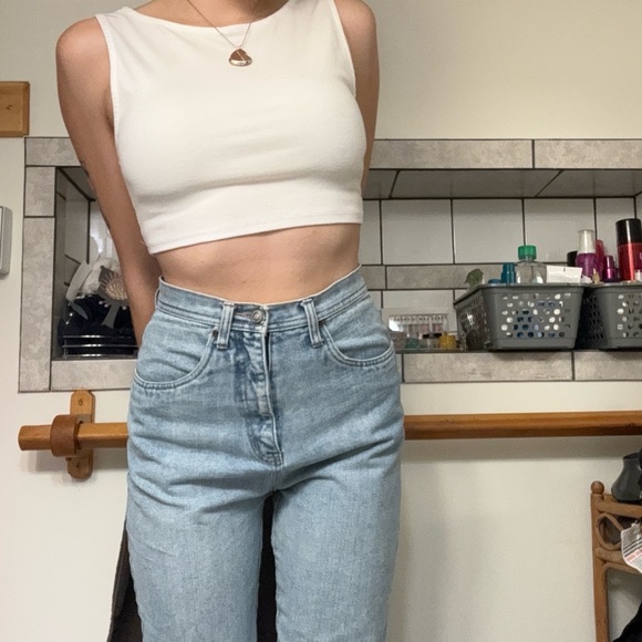 vintage high waisted light wash blue jeans with ankle zips - Picture 2 of 5